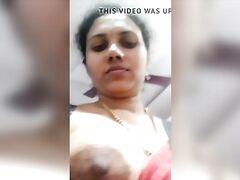 2019 Desi House Milf Showing